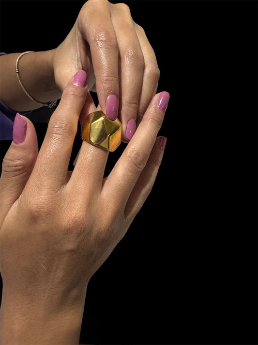 Anillo facetado liso