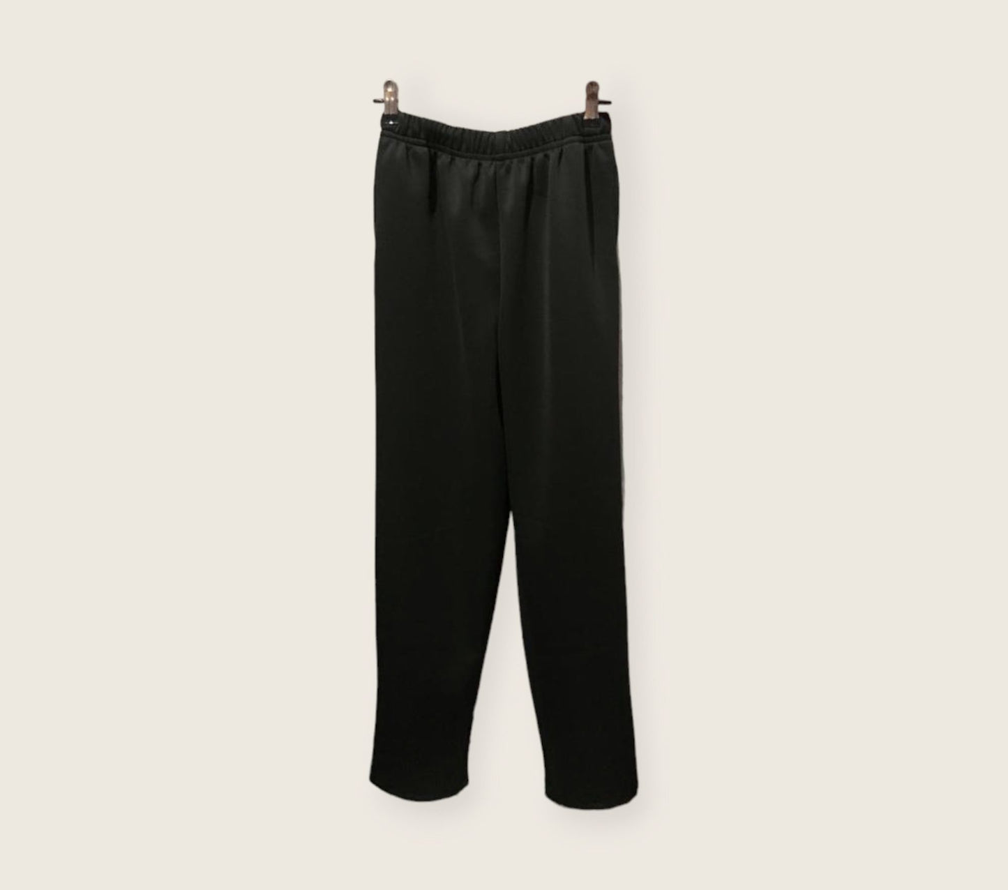Pantalón tipo pants recto